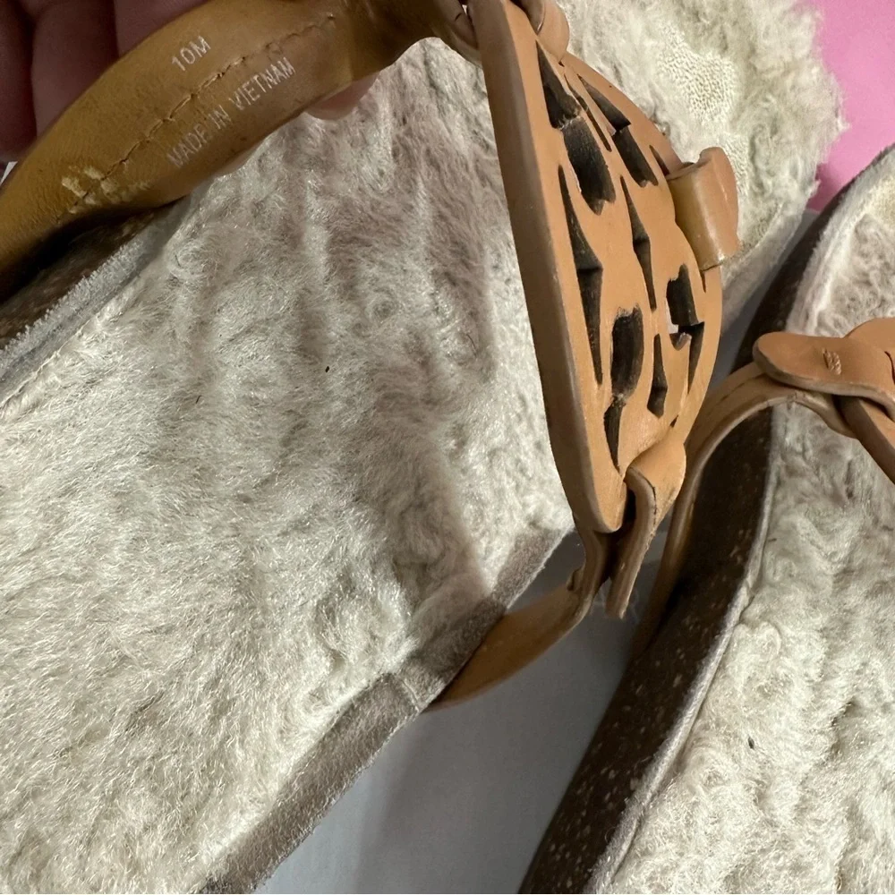 Tory Burch sz 10 lined flip flop sandals